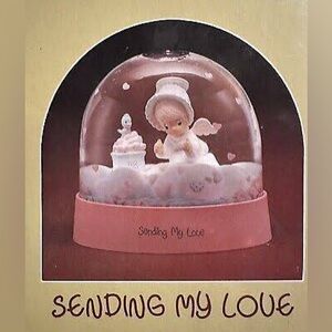 Vintage precious moments Sending My Love Snow Globe